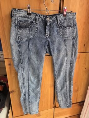 Von Dutch Women's Light Wash Reversible Cropped Denim Jeans Size 30